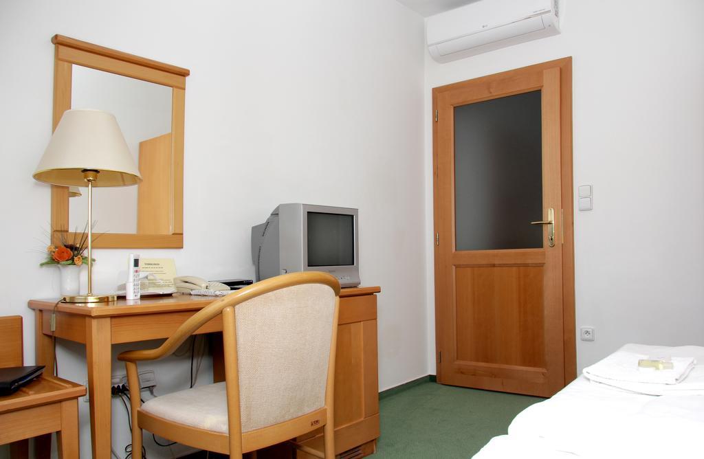 Penzion Budvarka Hodonin Ngoại thất bức ảnh